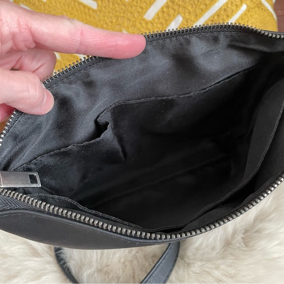 Universal Thread Vegan Crossbody Bag - Picture 7 of 10